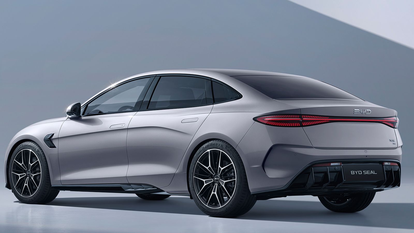 Το BYD Seal αναβαθμίστηκε σε χώρους και τεχνολογίες 